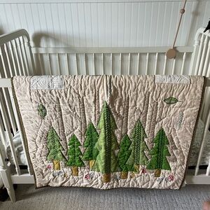 The Land of Nod Green and Cream Forest crib/ toddler Quilt “Nature Trail”